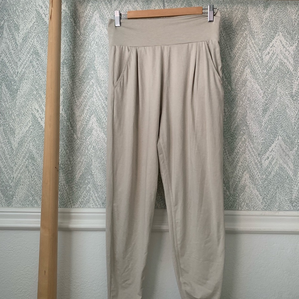 Vuori High-Waisted Sweat Pants